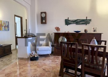 Sala da pranzo - Quadrilocale Via Rusca
 
37, Savona - foto 45