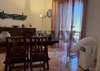 Sala da pranzo - Quadrilocale Via Rusca
 
37, Savona - foto 46