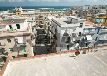 Edificio all\'aperto - Quadrilocale Via Papa Giovanni XXIII
 
69, Vieste - foto 2