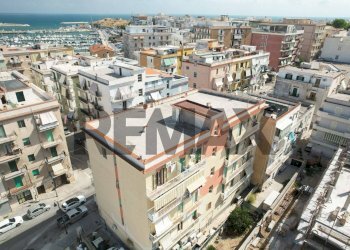 Edificio all\'aperto - Quadrilocale Via Papa Giovanni XXIII
 
69, Vieste - foto 6