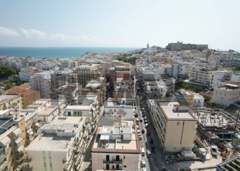 Edificio all\'aperto - Quadrilocale Via Papa Giovanni XXIII
 
69, Vieste - foto 8