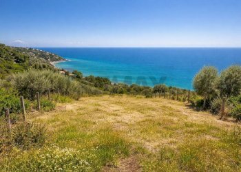 Vista dell\'acqua - Terreno agricolo Via Calandri
SNC, Ventimiglia - foto 5
