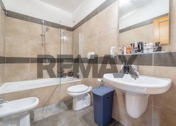 Bagno - Bilocale Piazza Generale Carlo Alberto dalla Chiesa
 
41, Fiumicino - foto 25