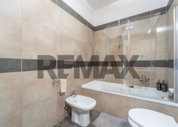 Bagno - Bilocale Piazza Generale Carlo Alberto dalla Chiesa
 
41, Fiumicino - foto 26