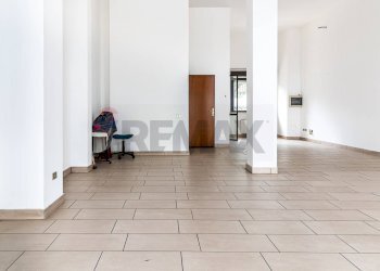 Stanza vuota - Negozio Via Quintino Sella
125, Busto Arsizio - foto 1