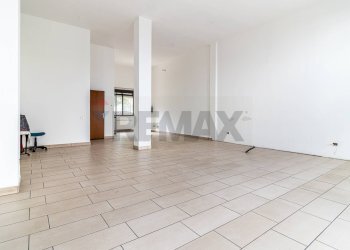 Stanza vuota - Negozio Via Quintino Sella
125, Busto Arsizio - foto 4