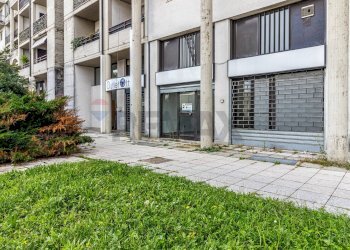 Edificio all\'aperto - Negozio Via Quintino Sella
125, Busto Arsizio - foto 20