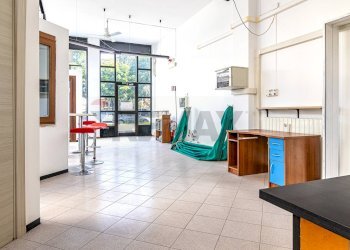 Cucina - Negozio Via Quitino Sella
115, Busto Arsizio - foto 1
