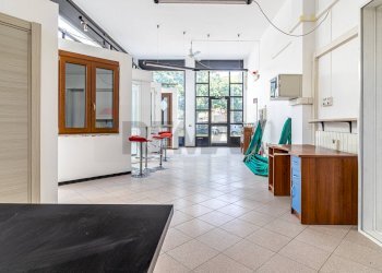 Ricezione / Lobby - Negozio Via Quitino Sella
115, Busto Arsizio - foto 6