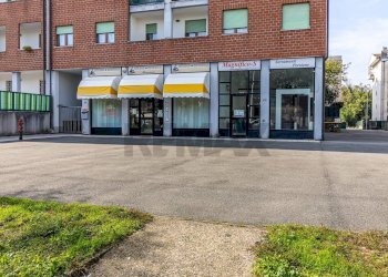 Edificio all\'aperto - Negozio Via Quitino Sella
115, Busto Arsizio - foto 15