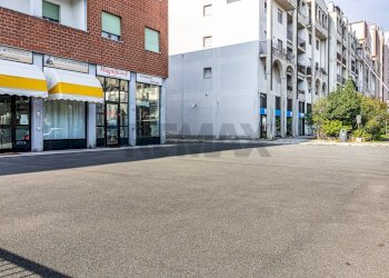 Edificio all\'aperto - Negozio Via Quitino Sella
115, Busto Arsizio - foto 18