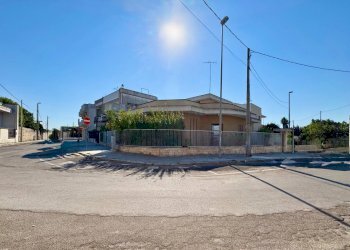 Foto 1 - Villa a Schiera Via Antonio Gramsci
 
1, San Pietro in Lama - foto 1