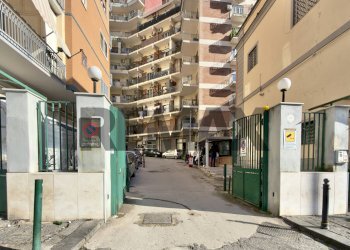 Edificio all\'aperto - Trilocale Corso Amedeo Di Savoia Duca D'aosta
 
210, Napoli - foto 1