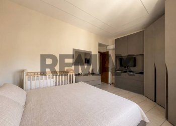 Camera / camera da letto - Trilocale Corso Amedeo Di Savoia Duca D'aosta
 
210, Napoli - foto 20