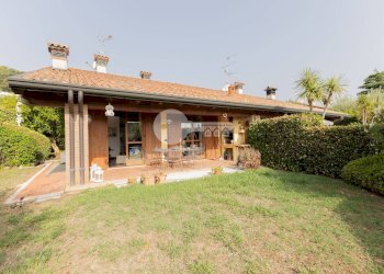 Foto 2 - Villa a Schiera Via P.ondei
 
12 a, Lonato del Garda - foto 2