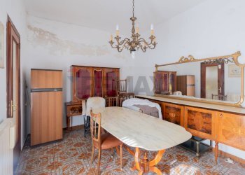 Sala da pranzo - Quadrilocale Via Francesco Baracca
 
62, Palermo - foto 5