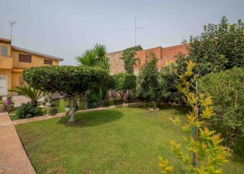 Giardino - Villa Via Fortugneddo
 
3, Ragusa - foto 2