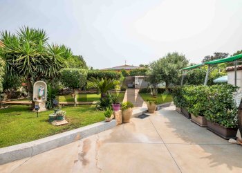 Giardino - Villa Via Fortugneddo
 
3, Ragusa - foto 12