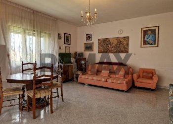 Sala da pranzo - Quadrilocale Via F. Sciucchi
 
41, Chieti - foto 2