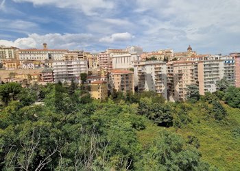 Edificio all\'aperto - Quadrilocale Via F. Sciucchi
 
41, Chieti - foto 14