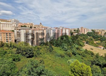 Edificio all\'aperto - Quadrilocale Via F. Sciucchi
 
41, Chieti - foto 17
