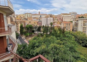 Edificio all\'aperto - Quadrilocale Via F. Sciucchi
 
41, Chieti - foto 18