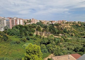 Edificio all\'aperto - Quadrilocale Via F. Sciucchi
 
41, Chieti - foto 19