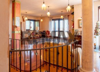 Scale - Villa Colle delle Api
 
139/H, Campobasso - photo 27