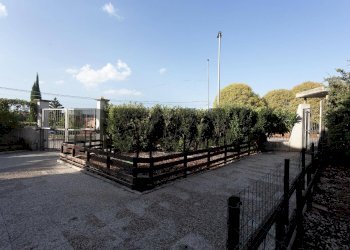 Edificio all\'aperto - Villa via Michelangelo
 
2, Ripalimosani - foto 62