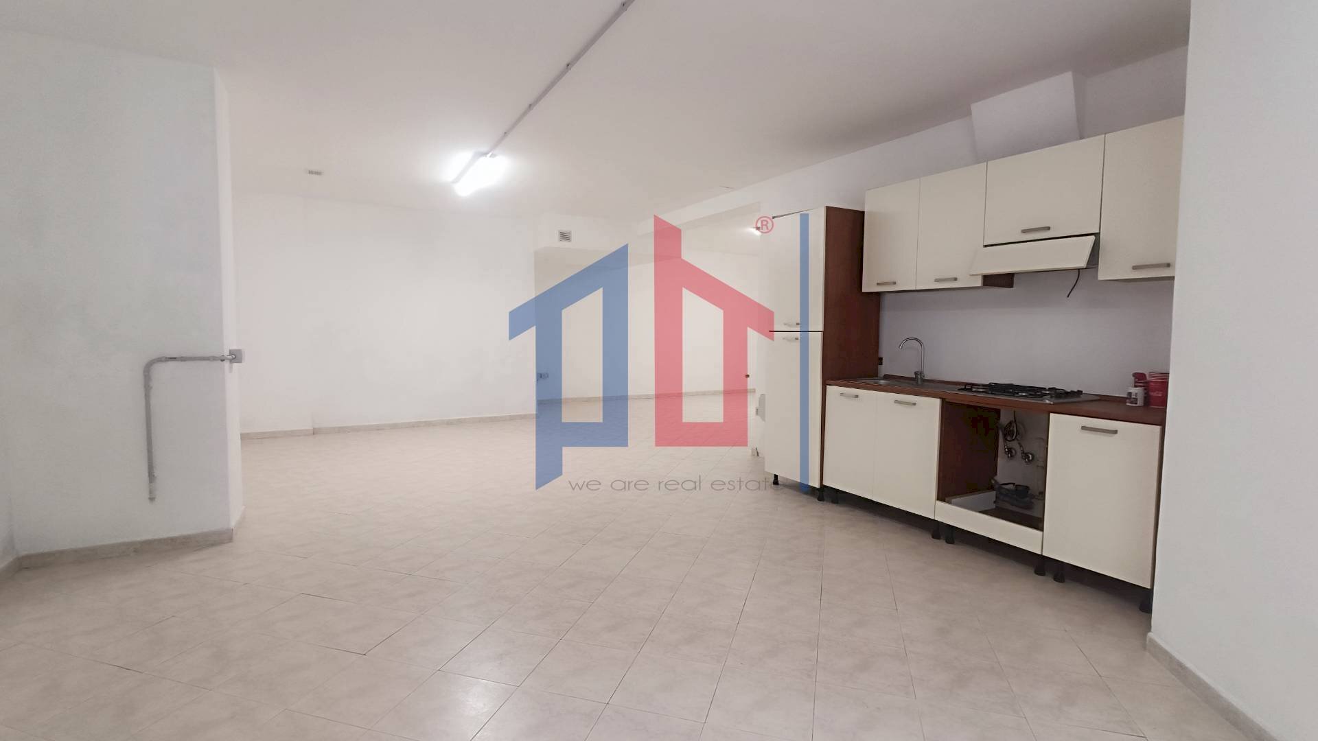 Foto 1 - Warehouse Via Tripoli
 
9, Pomezia - photo 1