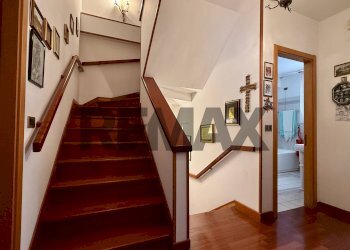 Scale - Terraced Villa Via Collina
 
37, Città Sant'Angelo - photo 9