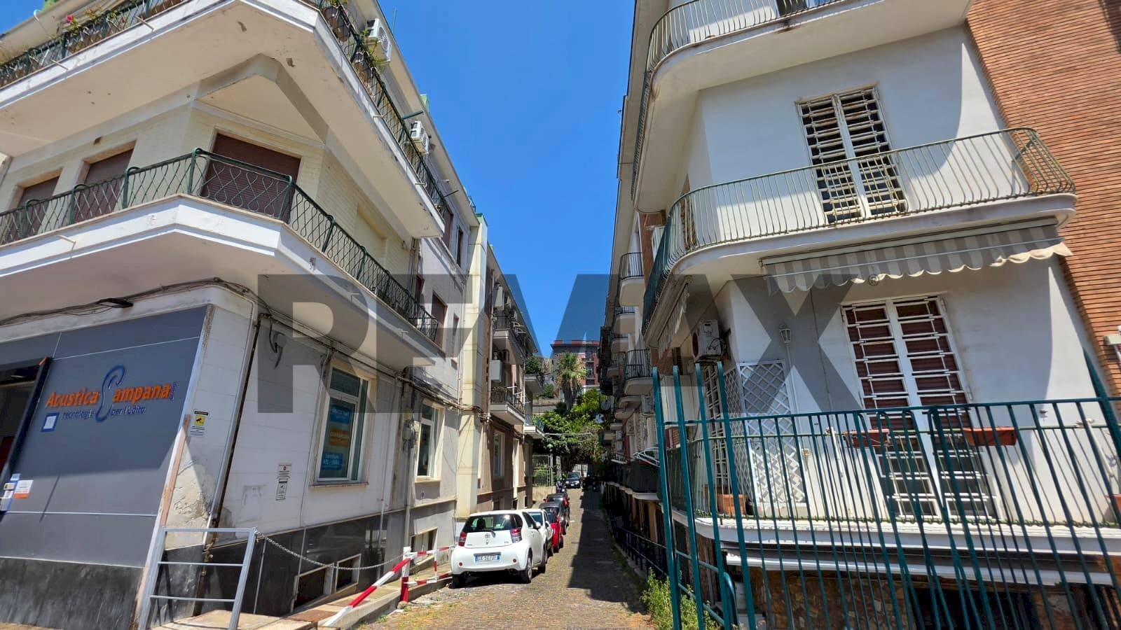 Edificio all\'aperto - Cantina / Solaio Via Michelangelo Schipa
68, Napoli - foto 2