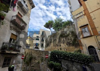 Edificio all\'aperto - Quadrilocale arco san domenico alle due porte
 
12, Napoli - foto 26
