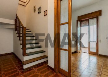 Scale - Casa semi indipendente VIA GERREI
 
9, Quartucciu - foto 6