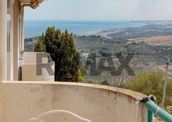 Vista delle montagne - Appartamento Via Luigi Cardone
 
117, Vasto - foto 14