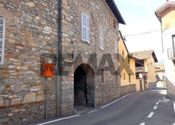 Edificio all\'aperto - Bilocale Via Don Paolo Berra
 
1, Orsenigo - foto 1