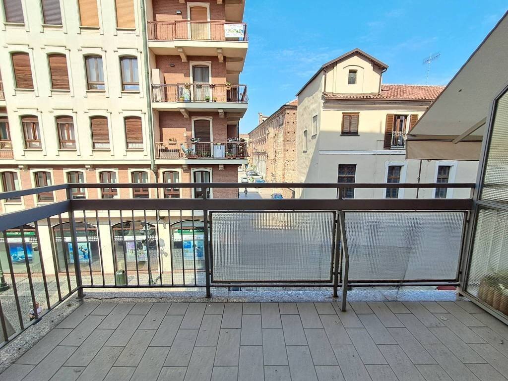 Terrazzo - Trilocale piazza Beato Angelo Carletti, 3, Chivasso - foto 3