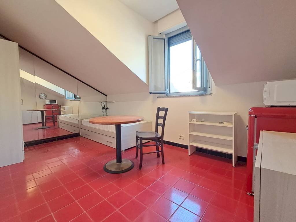 Soggiorno - Attico via Pietro Giuria, 42, Torino (zona San Salvario) - foto 2