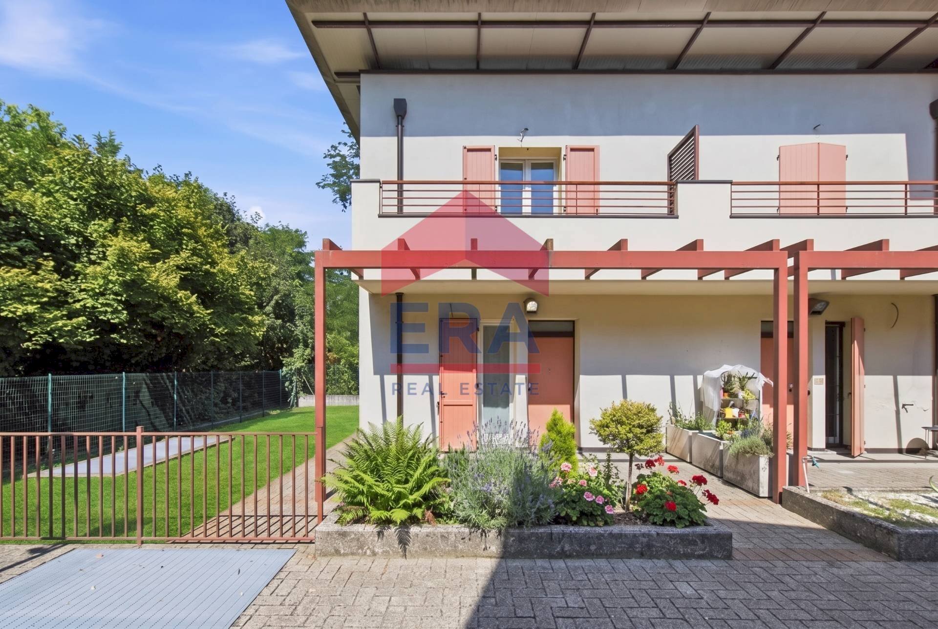 Foto 1 - Villa a Schiera Via Giacomo Puccini
 
61, Somma Lombardo - foto 1