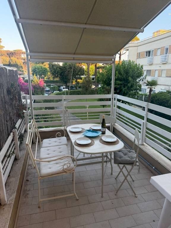 Terrazzo - Trilocale via Santa Marinella, 11, Fiumicino - foto 2