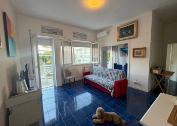 Soggiorno - Trilocale via Santa Marinella, 11, Fiumicino - foto 1