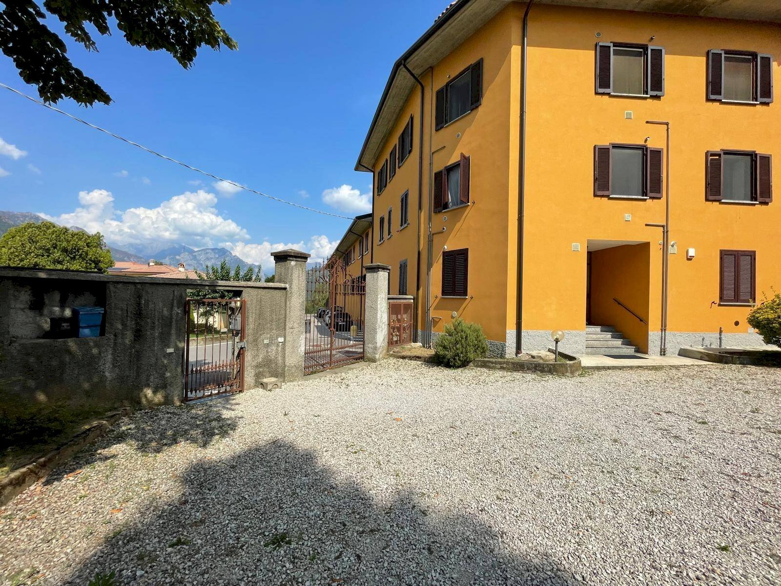 Esterno - Bilocale via San Cristoforo
18, Annone di Brianza - foto 3