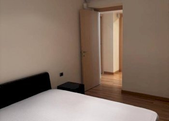 Camera da letto - Three-room apartment corso Carlo Alberto, 60, Pavia - photo 11