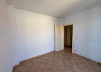 Camera da letto - Quadrilocale via Monte Grappa, 1, Riva presso Chieri - foto 16