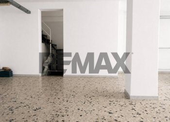 Stanza vuota - Commercial Premises Viale delle Medaglie D'oro
77/79, Cosenza - photo 6