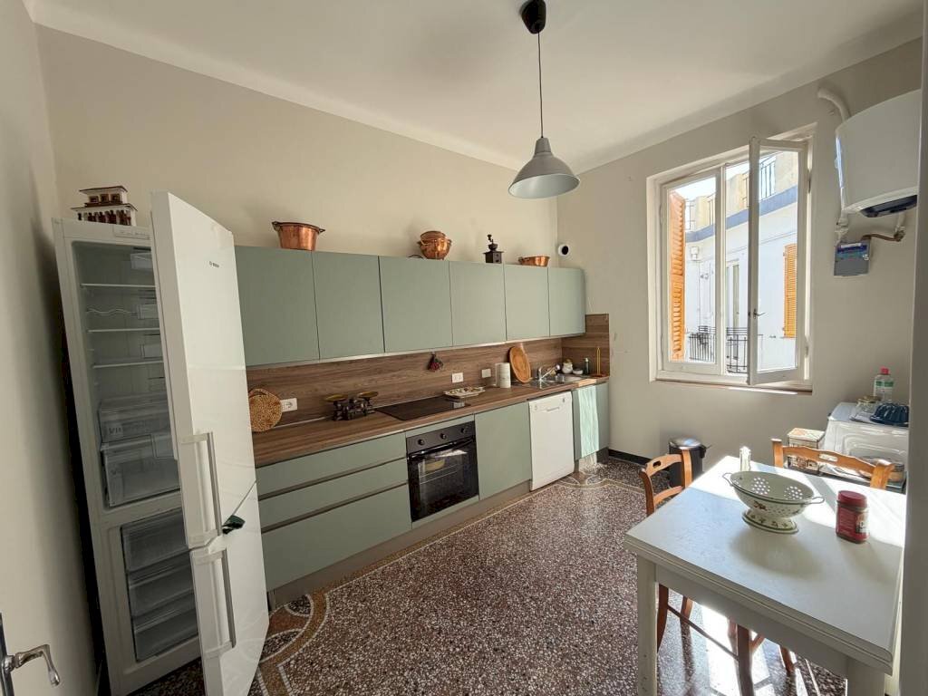 Cucina - Bilocale viale Goffredo Palazzi, Genova (zona Albaro) - foto 2