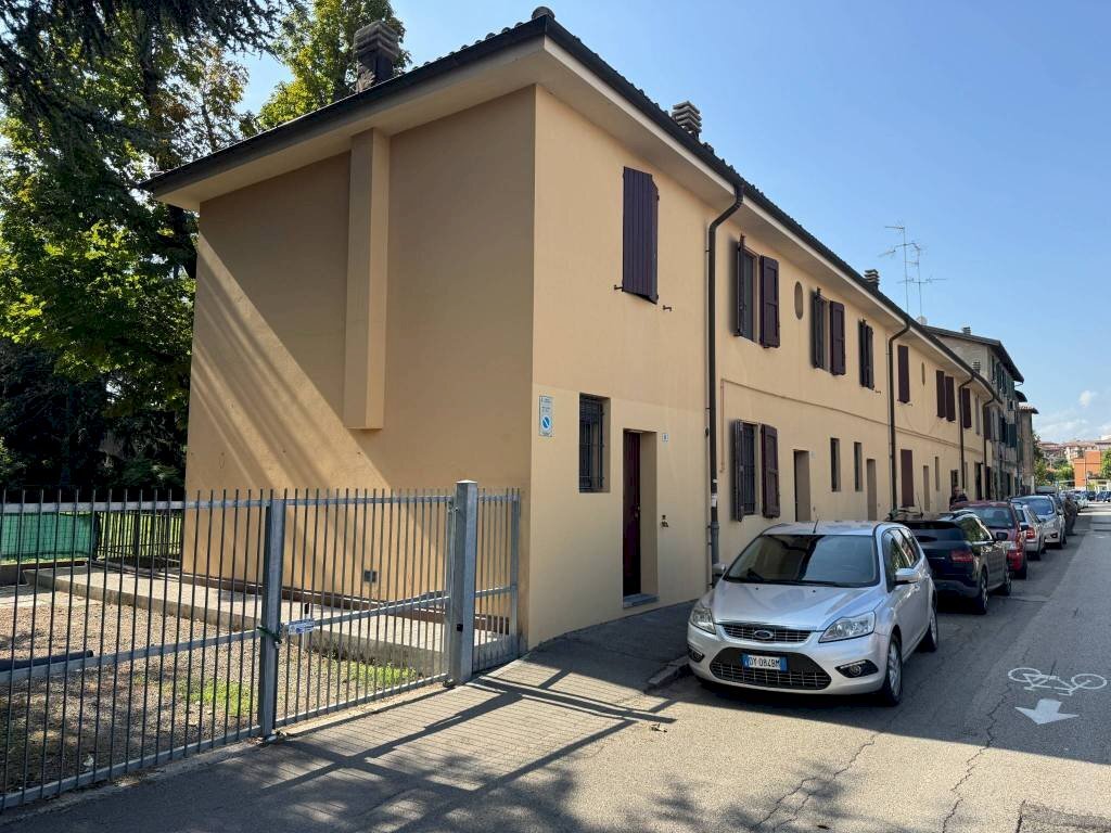Facciata - Casa indipendente via del Faggiolo, 8, Bologna (zona Borgo Panigale) - foto 1