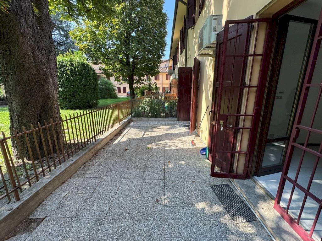 Cortile interno - Casa indipendente via del Faggiolo, 8, Bologna (zona Borgo Panigale) - foto 2