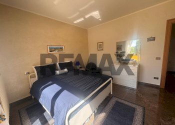 Camera / camera da letto - Villa via strada mezzanotte
 
11b, Cassino - foto 24