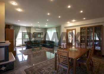 Sala da pranzo - Villa via strada mezzanotte
 
11b, Cassino - foto 56